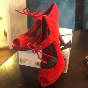 Nine West Papoose Red Suede